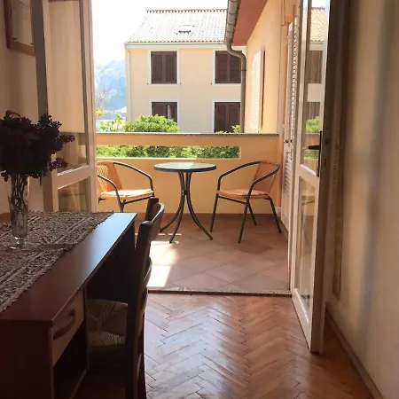 Summer 2 4* Baška