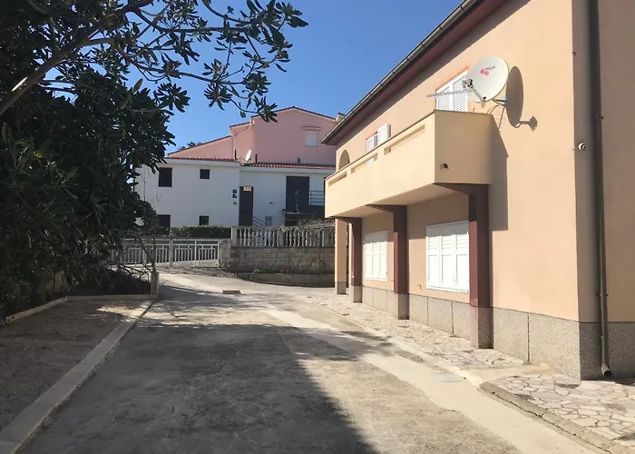 Summer 2 Πανσιόν