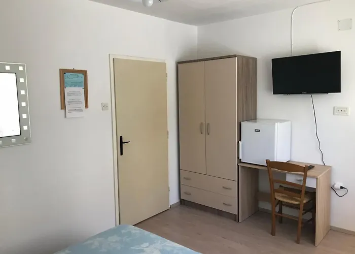 Summer 2 4* Baška